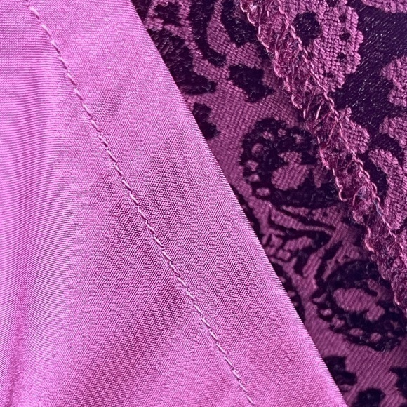 Eva Mendes New‎ York & Company Burgundy Textured Mini Dress - Picture 8 of 8